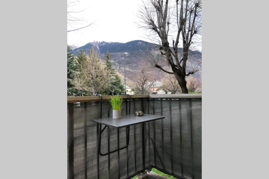 Appartement Cosy Proche De La Gare Saint-Jean-de-Maurienne Exterior photo